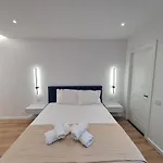 Am Luxury شقة تيرانا