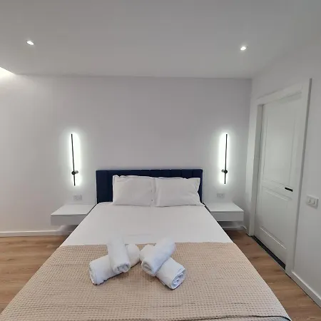 Am Luxury Apartamento Tirana