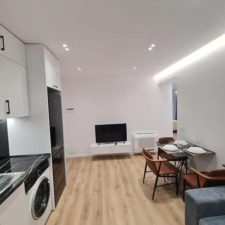 Pta - Luxery 2 - Balcony *