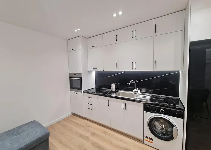 Am Luxury * 地拉那