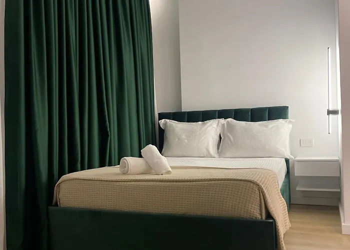 Am Luxury * טיראנה